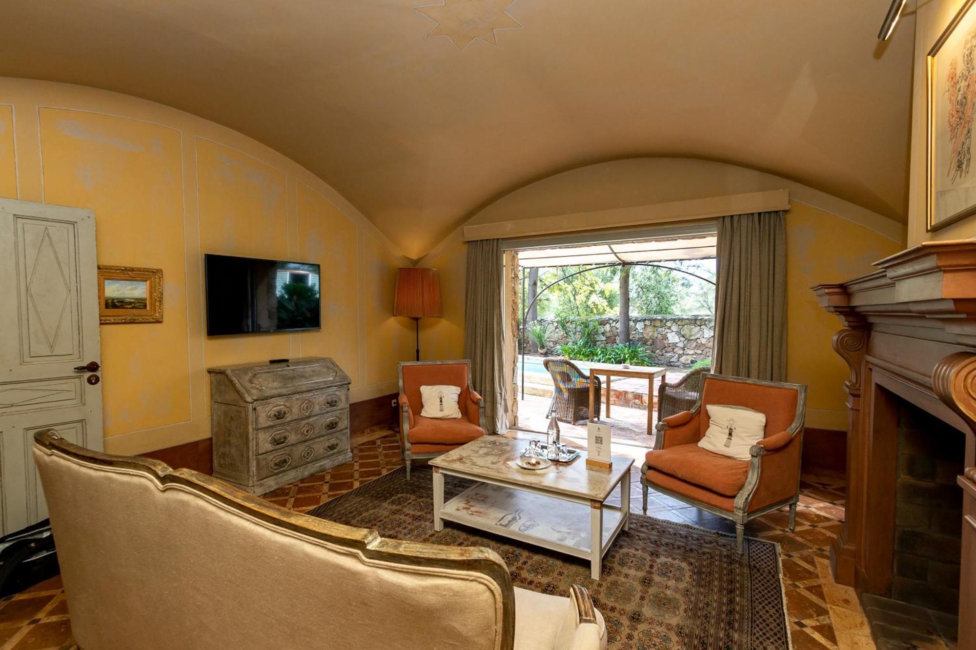 Hotel La Signoria Calvi  Esterno foto